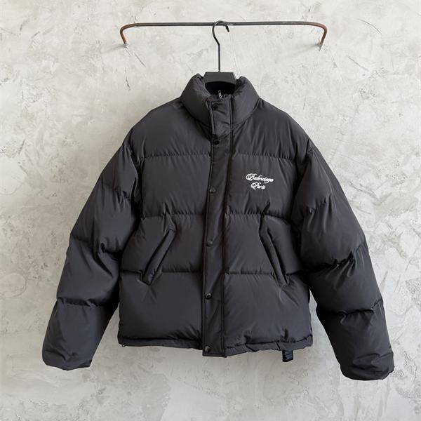 BALENCIAGA バレンシアガ コピー 注目度抜群 インパクト系 2026新作 ダウンジャケット