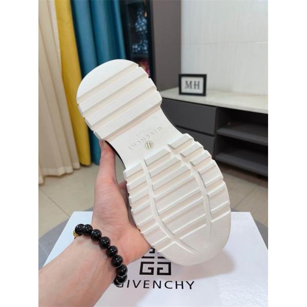 歩きやすいGIVENCHYジバンシー スニーカースーパーコピー2026トレンド上質なアイテム