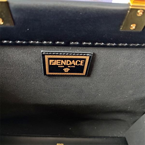 話題沸騰 2026新作 高級感 クラシック トートバッグ FENDI フェンディ コピー