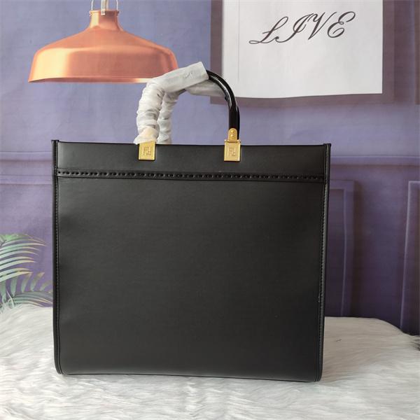 話題沸騰 2026新作 高級感 クラシック トートバッグ FENDI フェンディ コピー