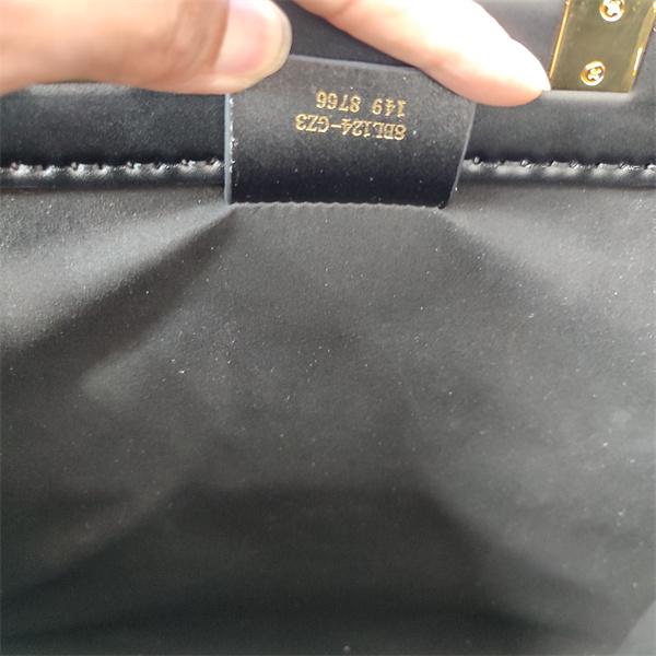 話題沸騰 2026新作 高級感 クラシック トートバッグ FENDI フェンディ コピー