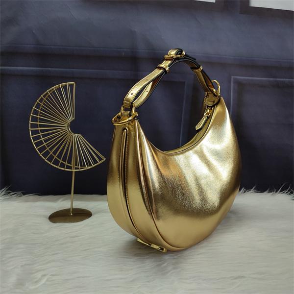 FENDI フェンディ コピー 人気 ラグジュ映え 上質レザー ト ショルダーバッグ