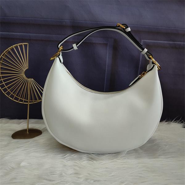  2026新作 高品質 ミニマル設計 洗練 FENDI フェンディ コピー ショルダーバッグ