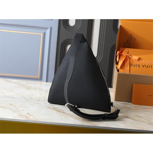 LOUIS VUITTON ルイヴィトン コピー 2026新作 上質素材 モード感 個性派 バッグ