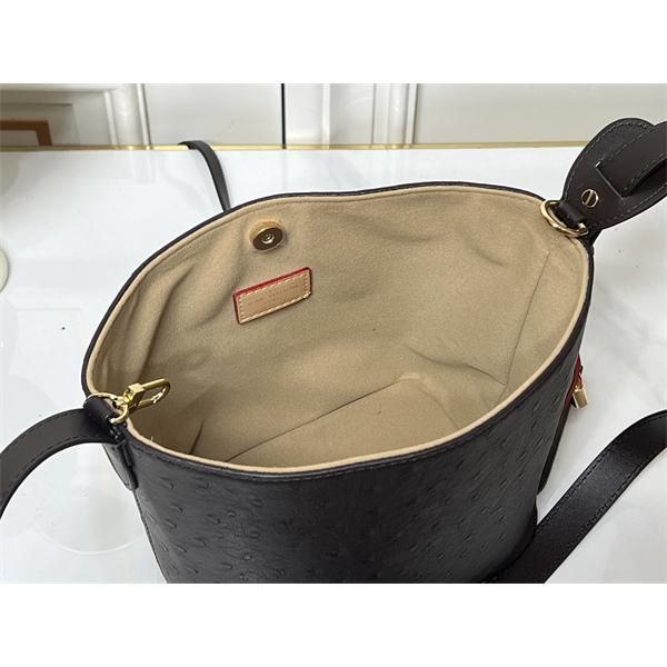 セット主役 2026新作 高級感 エンボス LOUIS VUITTON ルイヴィトン コピー ショルダーバッグ