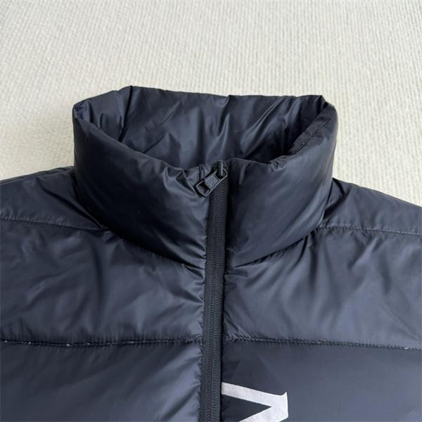 モンクレール スーパーコピー ベスト アーバン クール 撥水 フード付き MONCLER