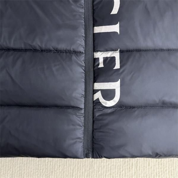 モンクレール スーパーコピー ベスト アーバン クール 撥水 フード付き MONCLER