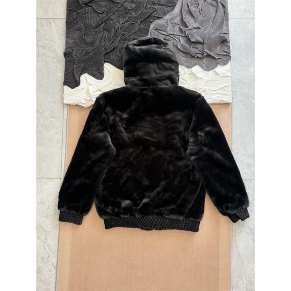 PRADA プラダ コピー 高級感際立つ  ジャケット 注目の新作 トレンド