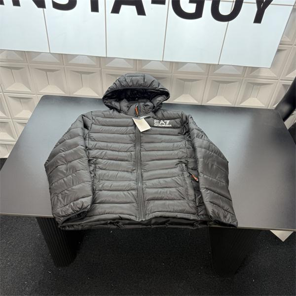 派手 2026 アルマーニ 中綿ジャケットコピー ゆったりと...