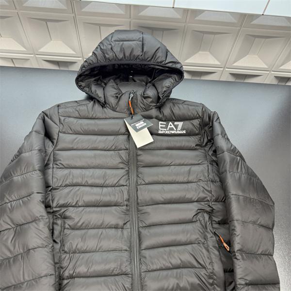 派手 2026 アルマーニ 中綿ジャケットコピー ゆったりとしたサイズ感  激安(日本最大級)