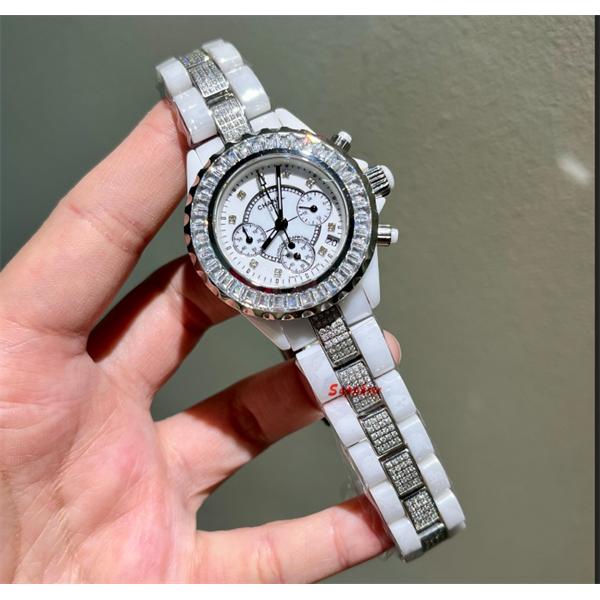 CHANEL J12 高級感溢れるデザインクオーツ 6針 高級腕時計_シャネル時計コピー33MM 激安(日本最大級)