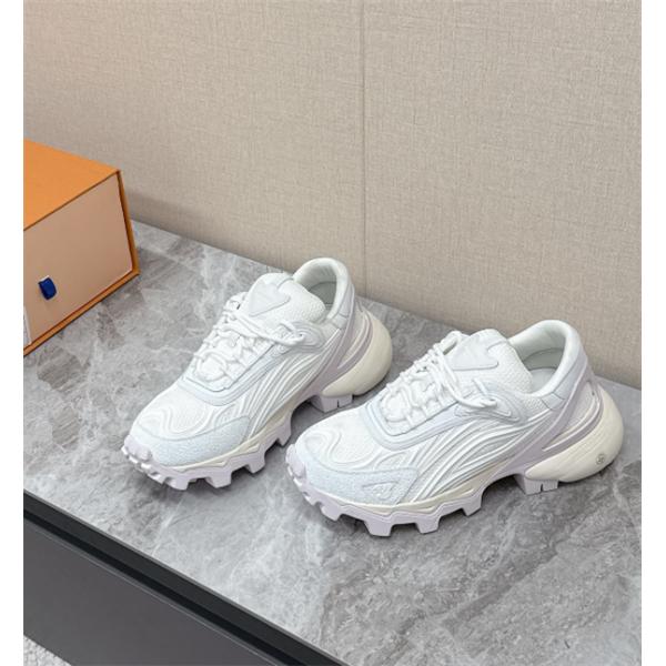 春夏2026年の最新アイテム ルイ ヴィトン LOUIS VUITTON ランニングシューズコピー 大人買いする方も多い_激安(日本最大級)