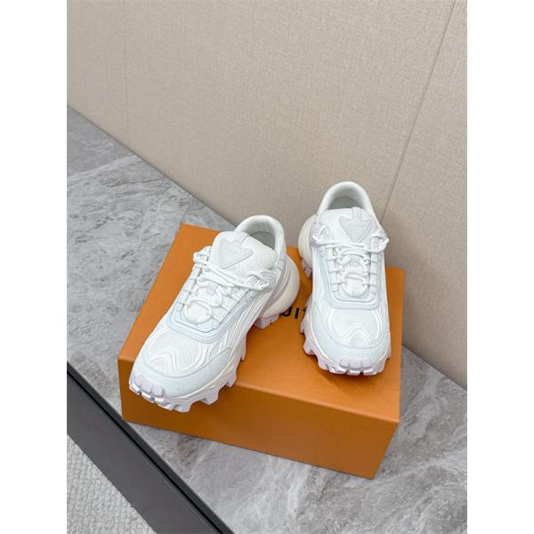 春夏2026年の最新アイテム ルイ ヴィトン LOUIS VUITTON ランニングシューズコピー 大人買いする方も多い_激安(日本最大級)