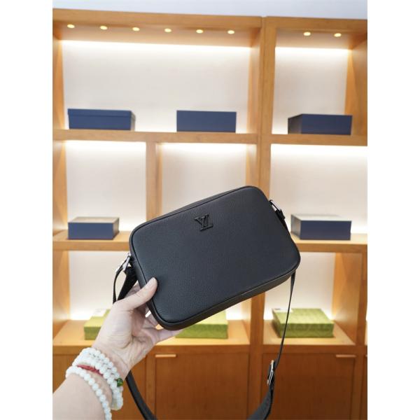 2026最新入荷 新品 ルイ ヴィトンショルダーバッグコピー LOUIS VUITTON  激安(日本最大級)