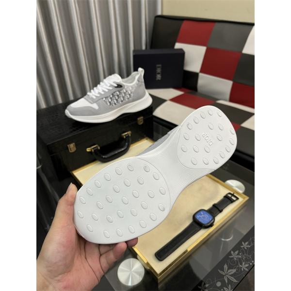 2026秋冬におすすめ着こなし  ディオール スニーカーコピーDIOR  激安(日本最大級)