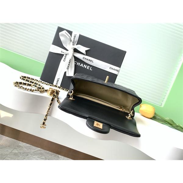 2026新作 シャネル  ショルダーバッグ コピー25b個性的なデザイン_激安(日本最大級)