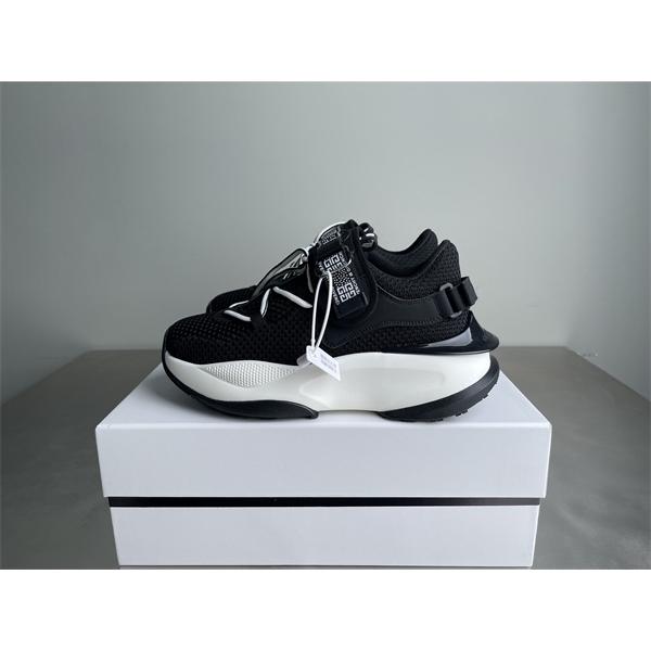 春夏大活躍人気アイテム 2026SSコレクションに新着 ジバンシースニーカーコピー GIVENCHY カジュアルシューズ