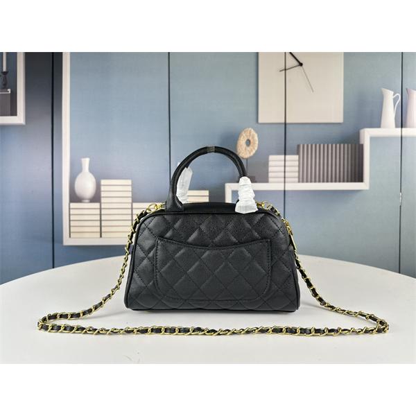 Chanel vintageおしゃれ春夏コーデヒント  オフィスにも着まわしOK_シャネルハンドバッグコピー 激安(日本最大級)