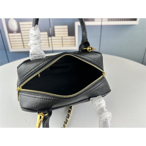 Chanel vintageおしゃれ春夏コーデヒント  オフィスにも着まわしOK_シャネルハンドバッグコピー 激安(日本最大級)