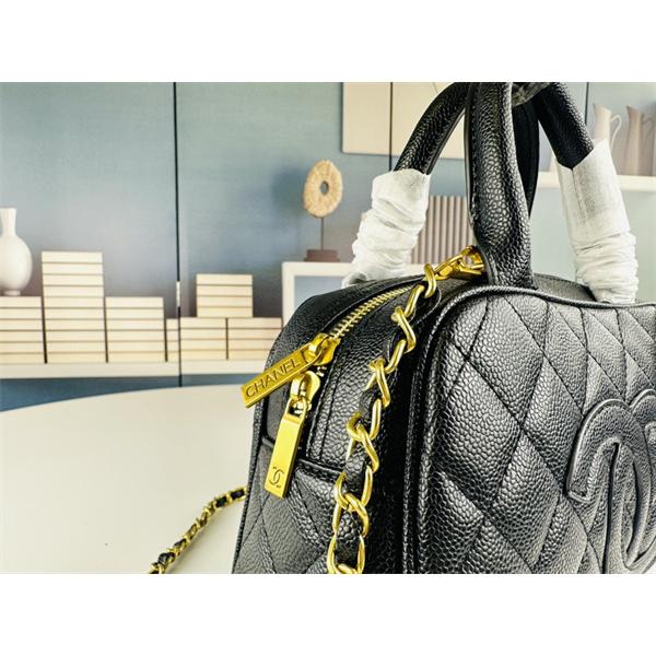 Chanel vintageおしゃれ春夏コーデヒント  オフィスにも着まわしOK_シャネルハンドバッグコピー 激安(日本最大級)