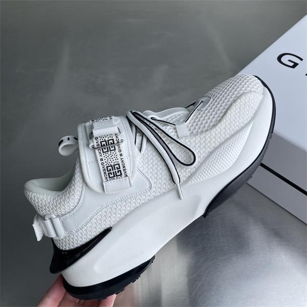 ジバンシー  スニーカー コピーラフさとおしゃれを両立 GIVENCHY 春夏トレンドの取り入れる激安(日本最大級)