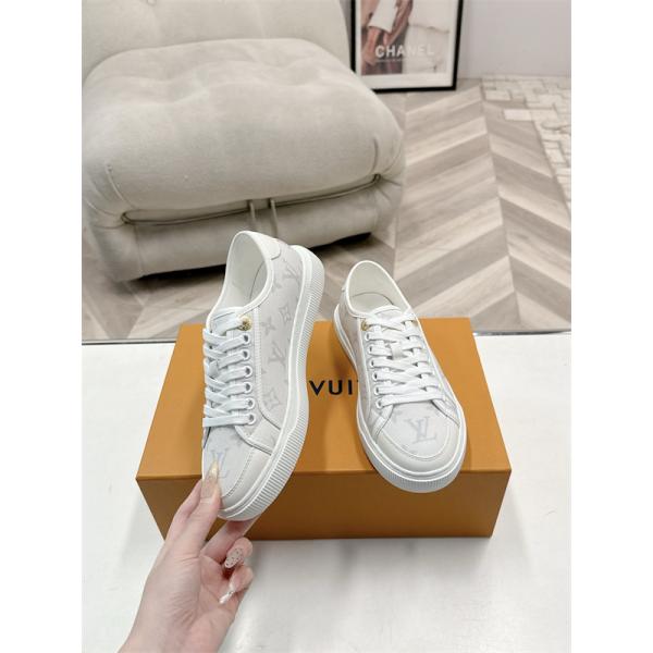 LOUIS VUITTON  秋冬にぴったりトレンドな着こなし ルイ ヴィトンスニーカーコピー 激安(日本最大級)