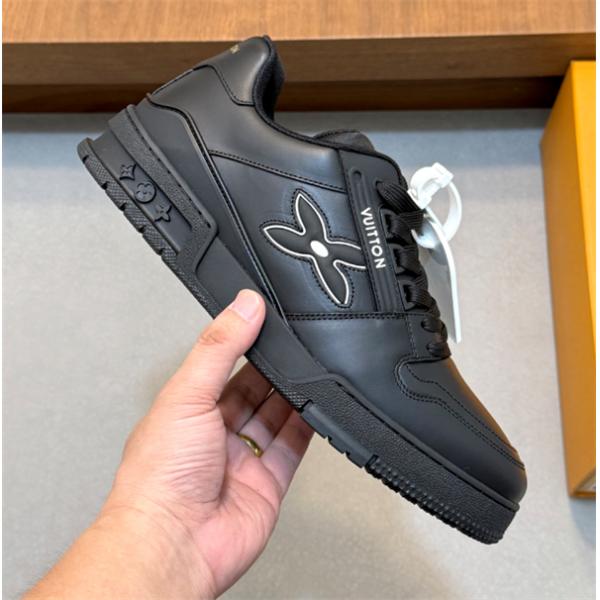 2026人気カラー  LOUIS VUITTON ルイ ヴィトン カジュアルシューズ  コピー 激安(日本最大級)