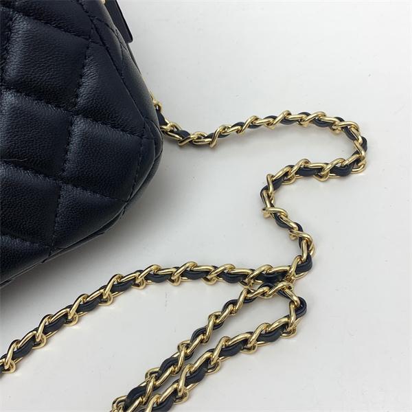 大活躍に　上品でいて抜け感のある シャネルショルダーバッグコピー 激安(日本最大級)