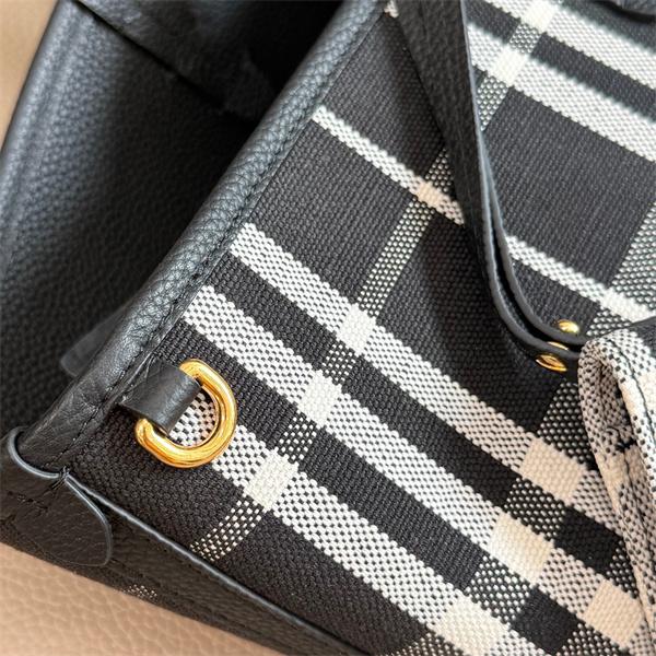 バーバリートートバッグコピー BURBERRY2026年秋冬シーズン 現代的な印象Bloomsbury_ブランド激安通販 専門店