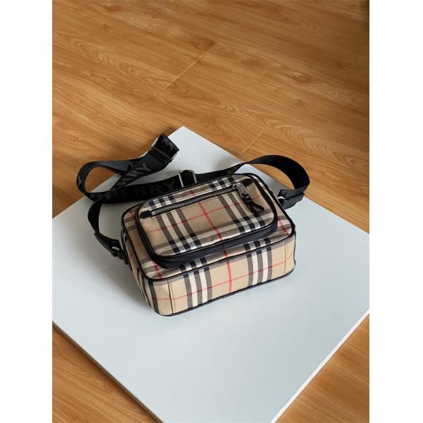 落ち着いた感覚 2026 バーバリーショルダーバッグコピーBURBERRY   メンズバッグ_ブランド激安通販 専門店