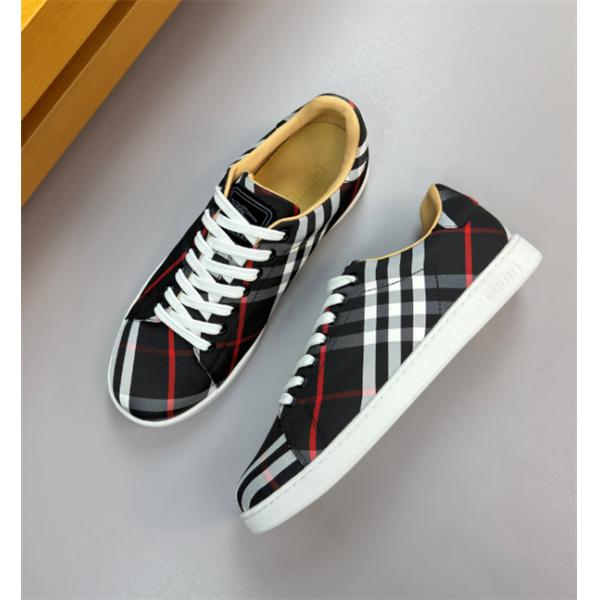 個性的な　2026 BURBERRY バーバリー スニーカー...