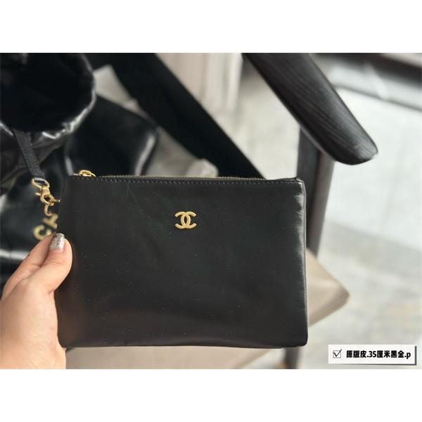金具2026秋冬におすすめ着こなしお洒落CHANEL 22シャネルショルダーバッグ  コピー 激安(日本最大級)