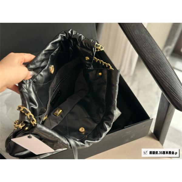 金具2026秋冬におすすめ着こなしお洒落CHANEL 22シャネルショルダーバッグ  コピー 激安(日本最大級)