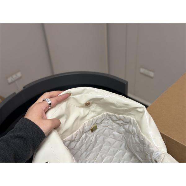 CHANEL 22普段使いもオフィスもOK 2026おしゃれシャネルショルダーバッグ_ コピー 激安(日本最大級)