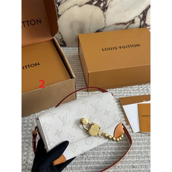 4色旅行好きの方々にオススメ  Louis Vuitton ルイ ヴィトンショルダーバッグ スーパーコピー メンズ 大容量