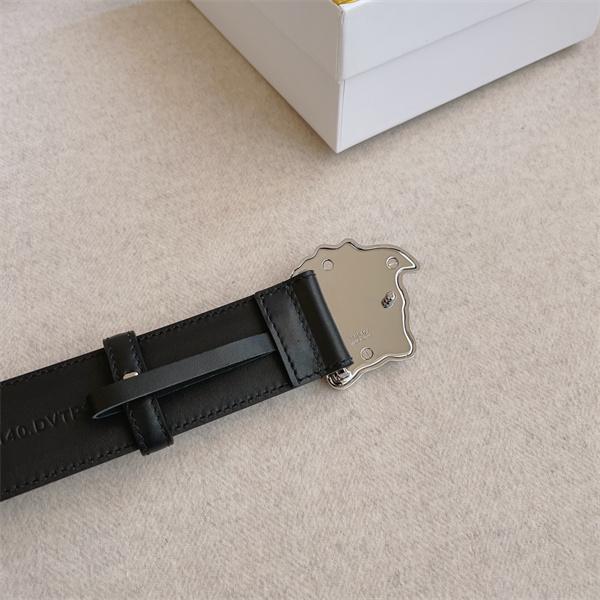 HOT新品ポーチ 2026年モデル入荷 ヴェルサーチベルトコピー VERSACE 人気定番 激安(日本最大級)