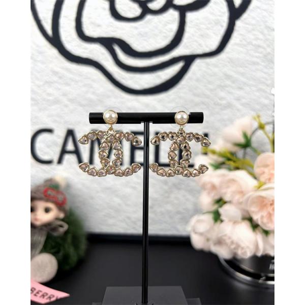 シャネルピアスコピー 最新トレンド2026年春夏コレクション_激安(日本最大級)