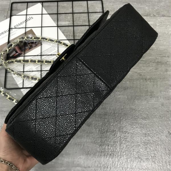 高評価人気品　オシャレに欠かせない！　2026最新作_シャネルショルダーバッグコピー 激安(日本最大級)