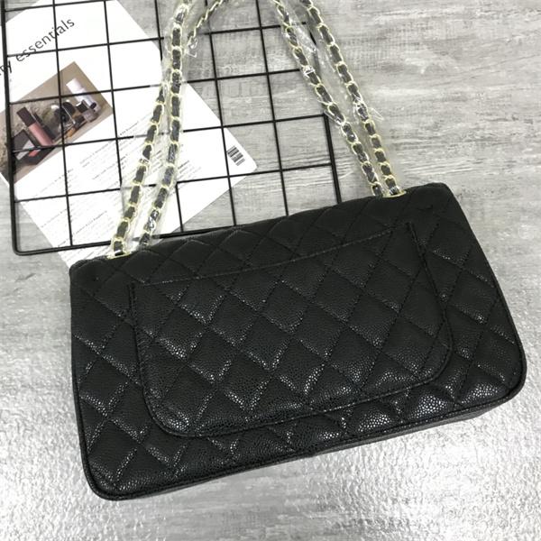 高評価人気品　オシャレに欠かせない！　2026最新作_シャネルショルダーバッグコピー 激安(日本最大級)