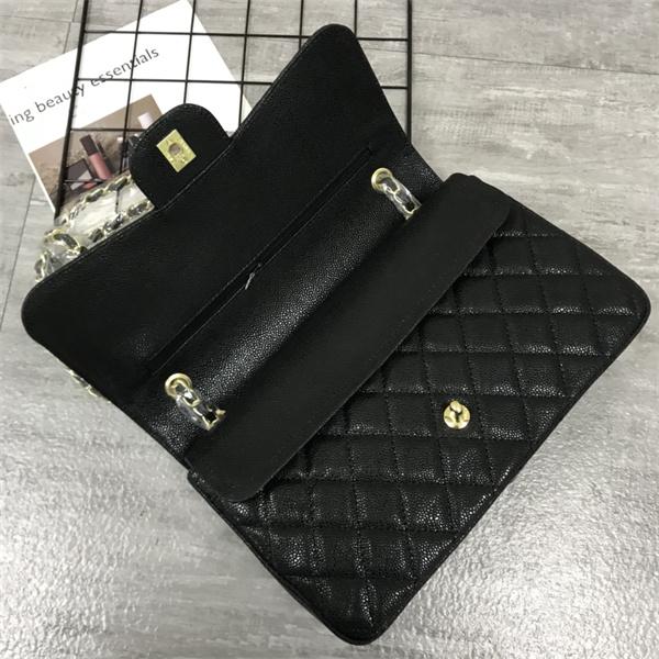 高評価人気品　オシャレに欠かせない！　2026最新作_シャネルショルダーバッグコピー 激安(日本最大級)