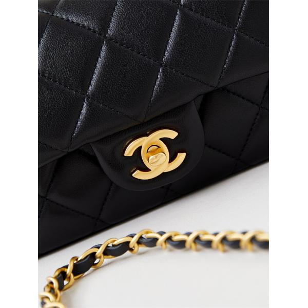 24Bおしゃれな着こなし シャネルショルダーバッグコピー 激安(日本最大級)