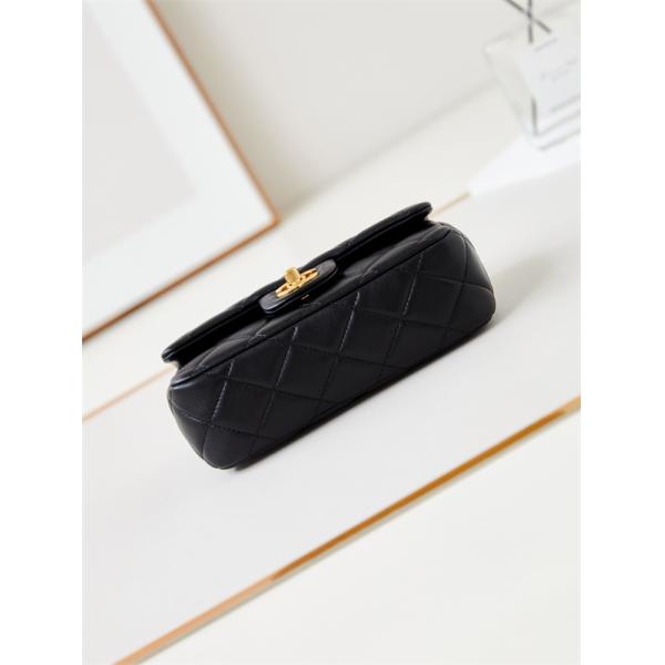 24Bおしゃれな着こなし シャネルショルダーバッグコピー 激安(日本最大級)