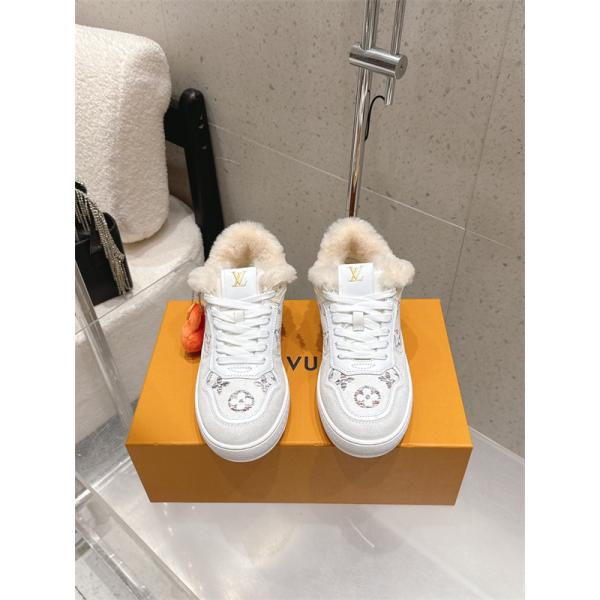 新品 2026年トレンド情報 LOUIS VUITTON ルイ ヴィトン カジュアルシューズコピー 激安(日本最大級)