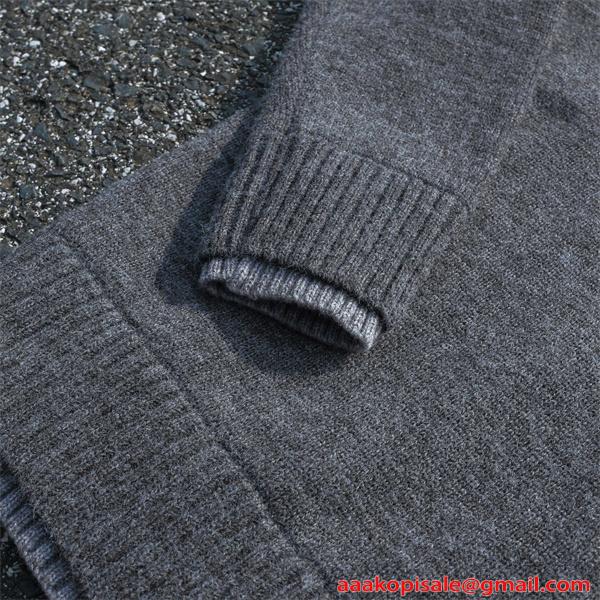 高級感漂う Vネック PRADA プラダ コピー ニット 上質 定番配色 2026新作定番