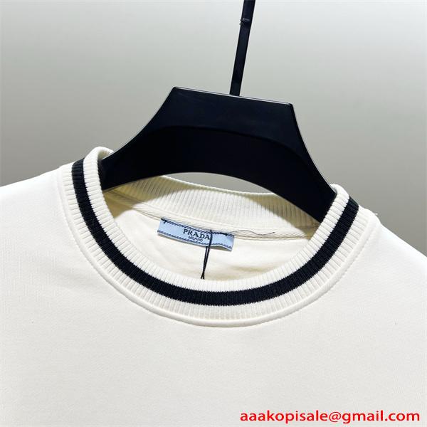 本格派 モード系 2026新作 ジップパーカー 大人スタイル PRADA プラダ コピー