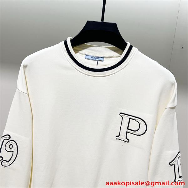 本格派 モード系 2026新作 ジップパーカー 大人スタイル PRADA プラダ コピー