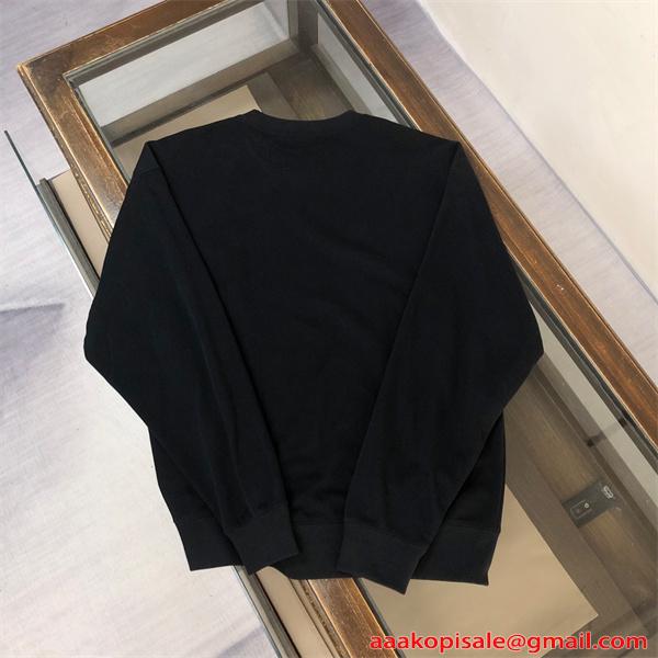 PRADA プラダ コピー 高級感重視 シンプルモード 冬対応 ブラック スウェット