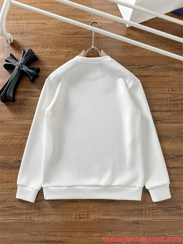 プレミアム  PRADA プラダ コピー 防寒対応 上品ブラック 定番スウェット