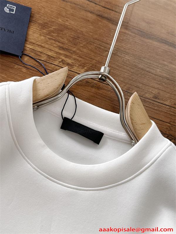 プレミアム  PRADA プラダ コピー 防寒対応 上品ブラック 定番スウェット