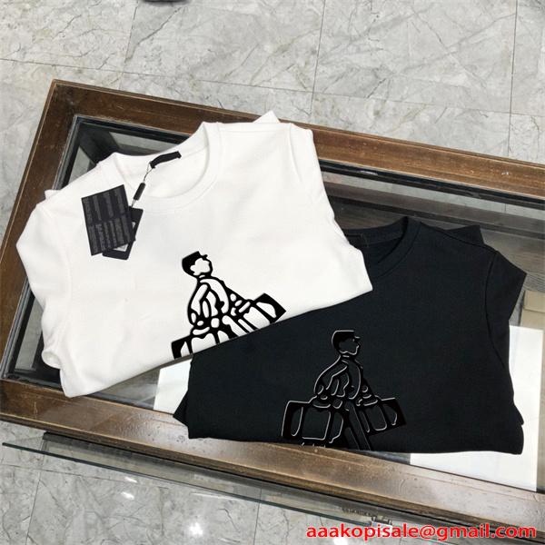 高級感漂う 上質素材 2026新作 定番ホワイト スウェット PRADA プラダ コピー